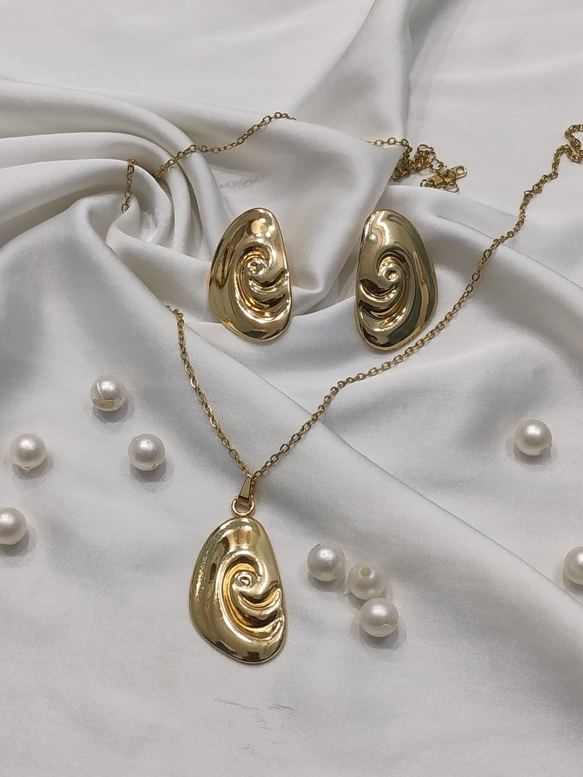 Swirl Style Pendant Set