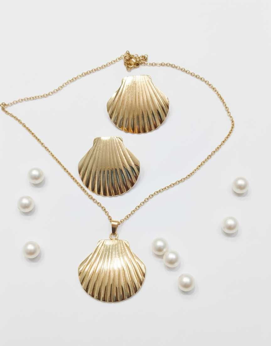 Shell Shaped Gold Pendant Set - Image 2